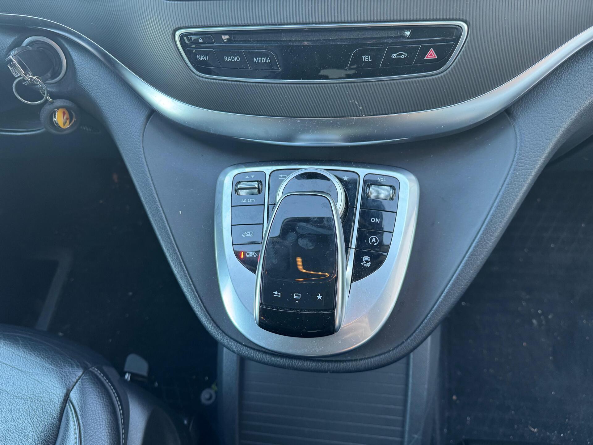 MERCEDES-BENZ V 2016