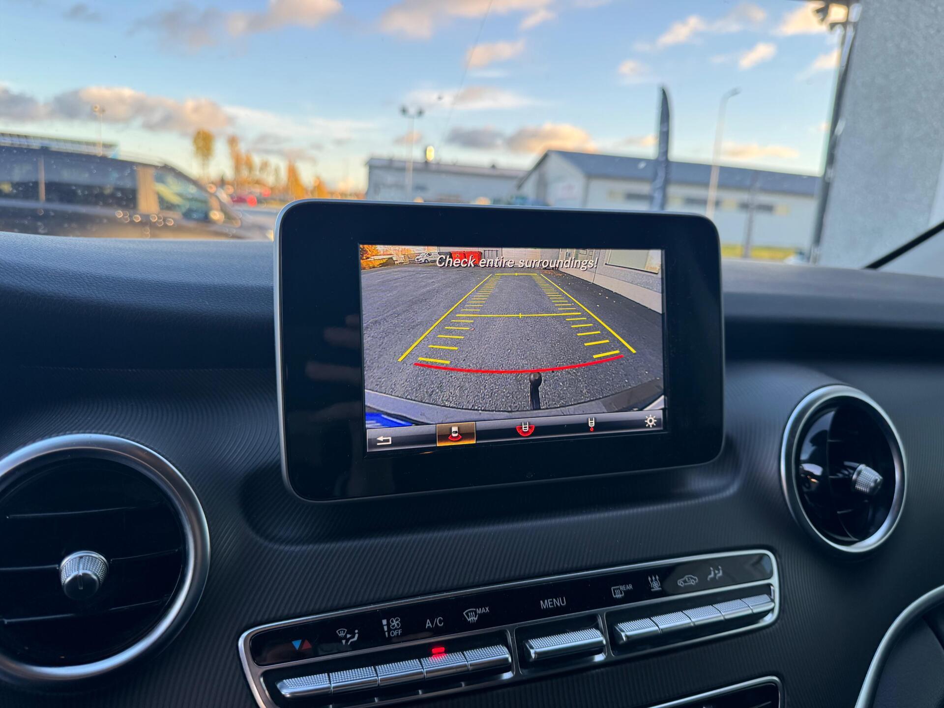 MERCEDES-BENZ V 2016