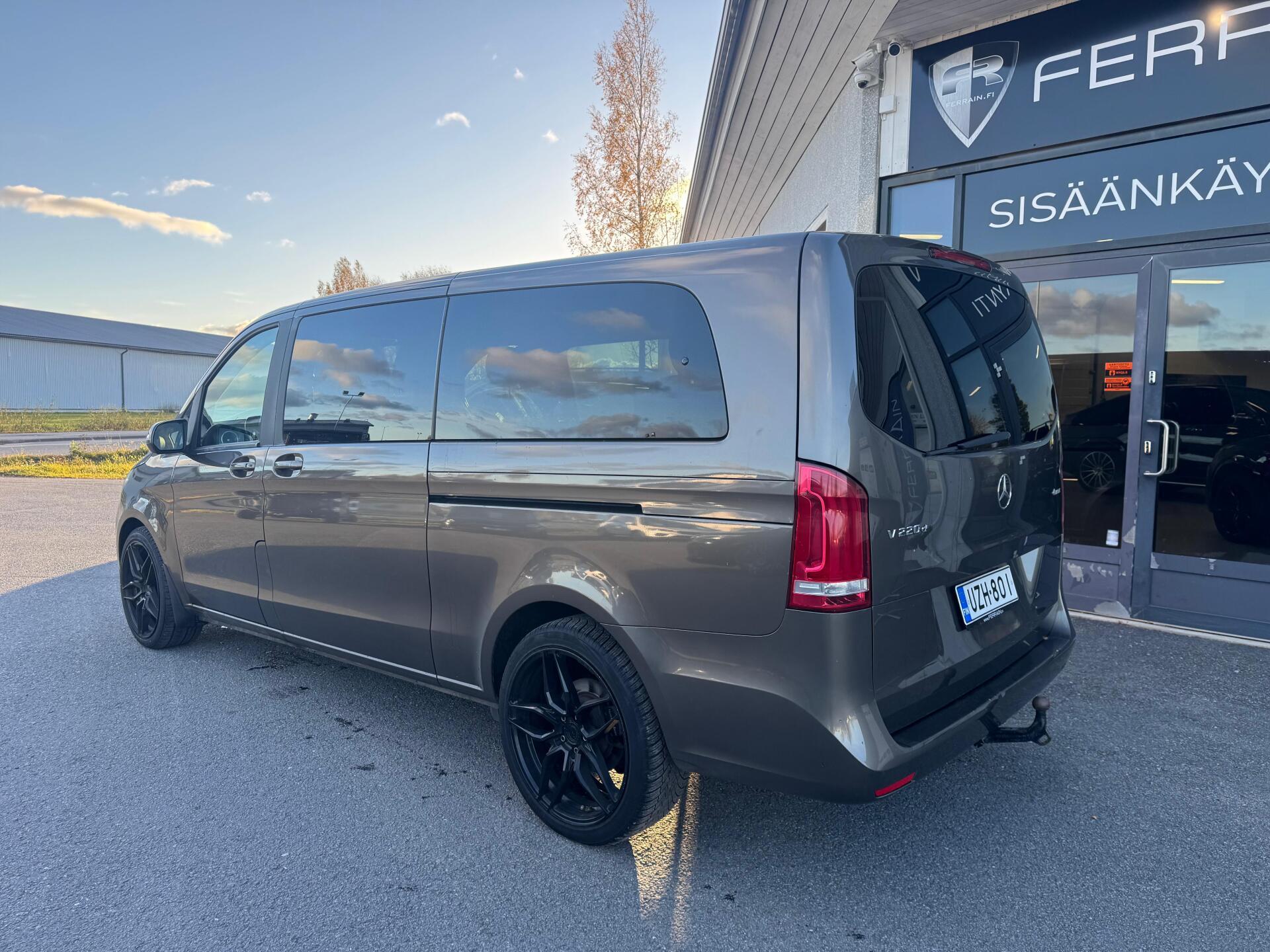 MERCEDES-BENZ V 2016