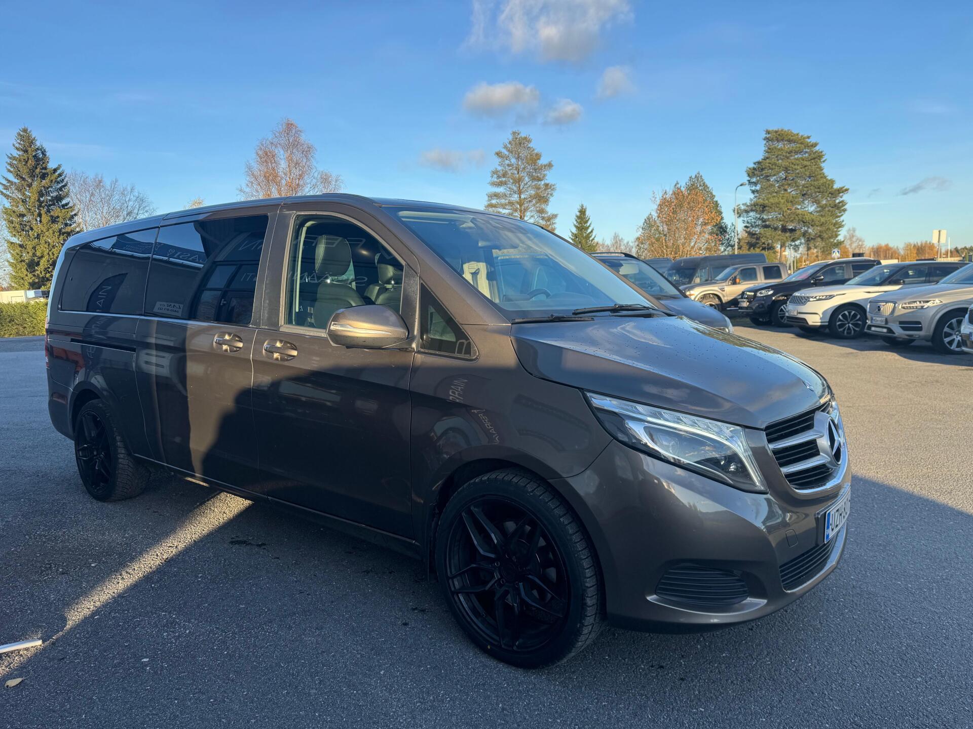 MERCEDES-BENZ V 2016