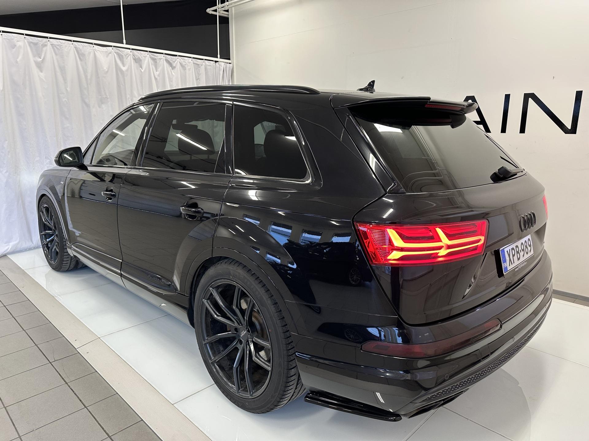 AUDI Q7 2016