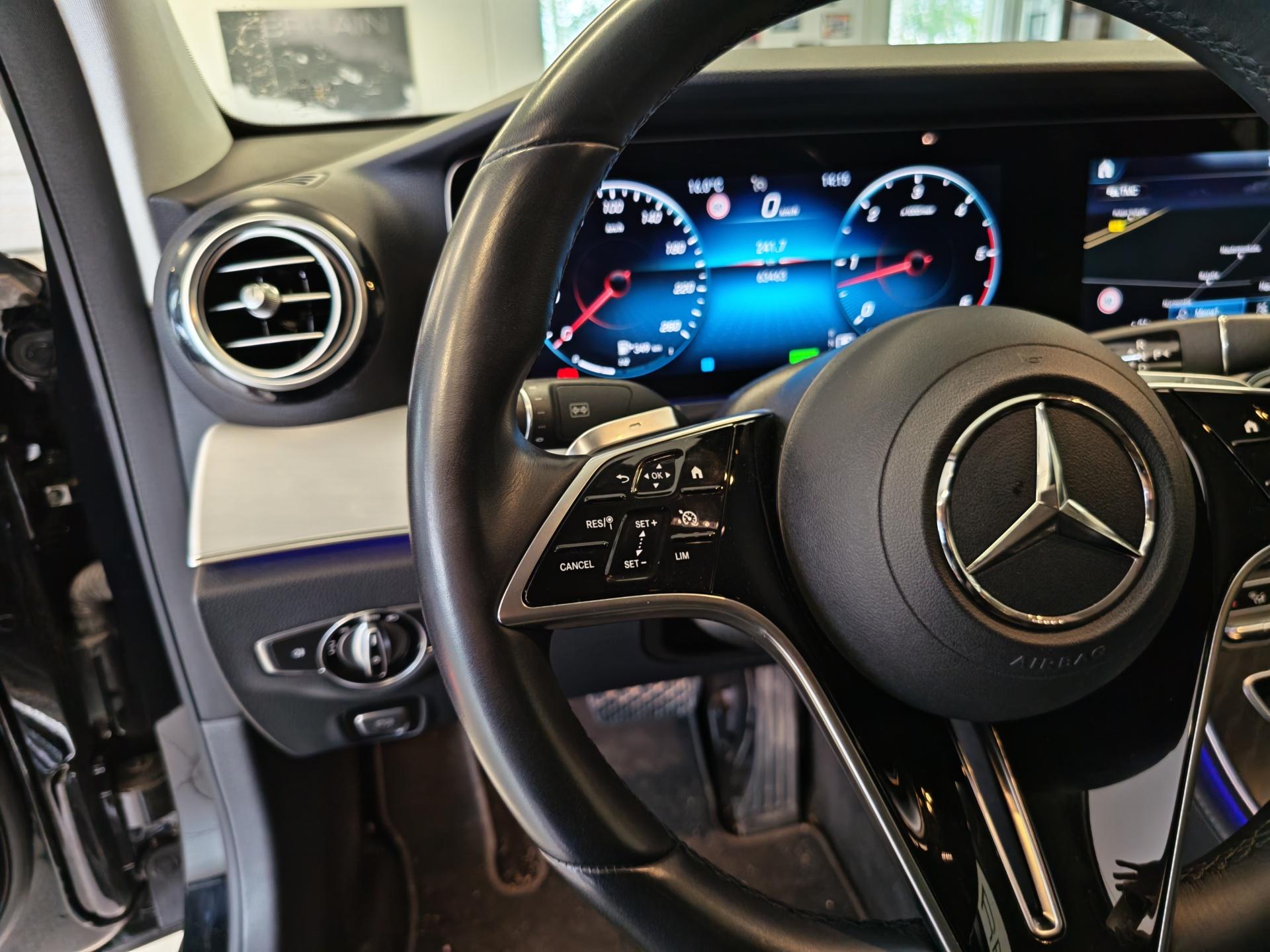 MERCEDES-BENZ E 2022