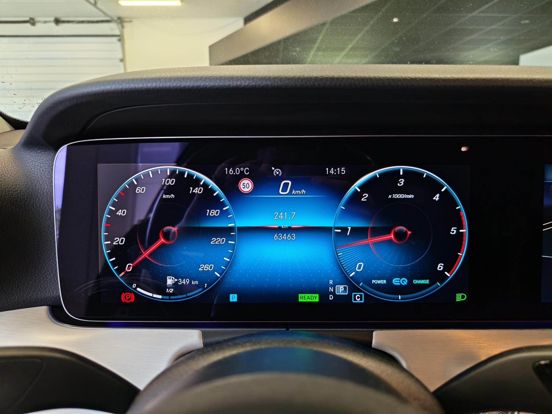 MERCEDES-BENZ E 2022