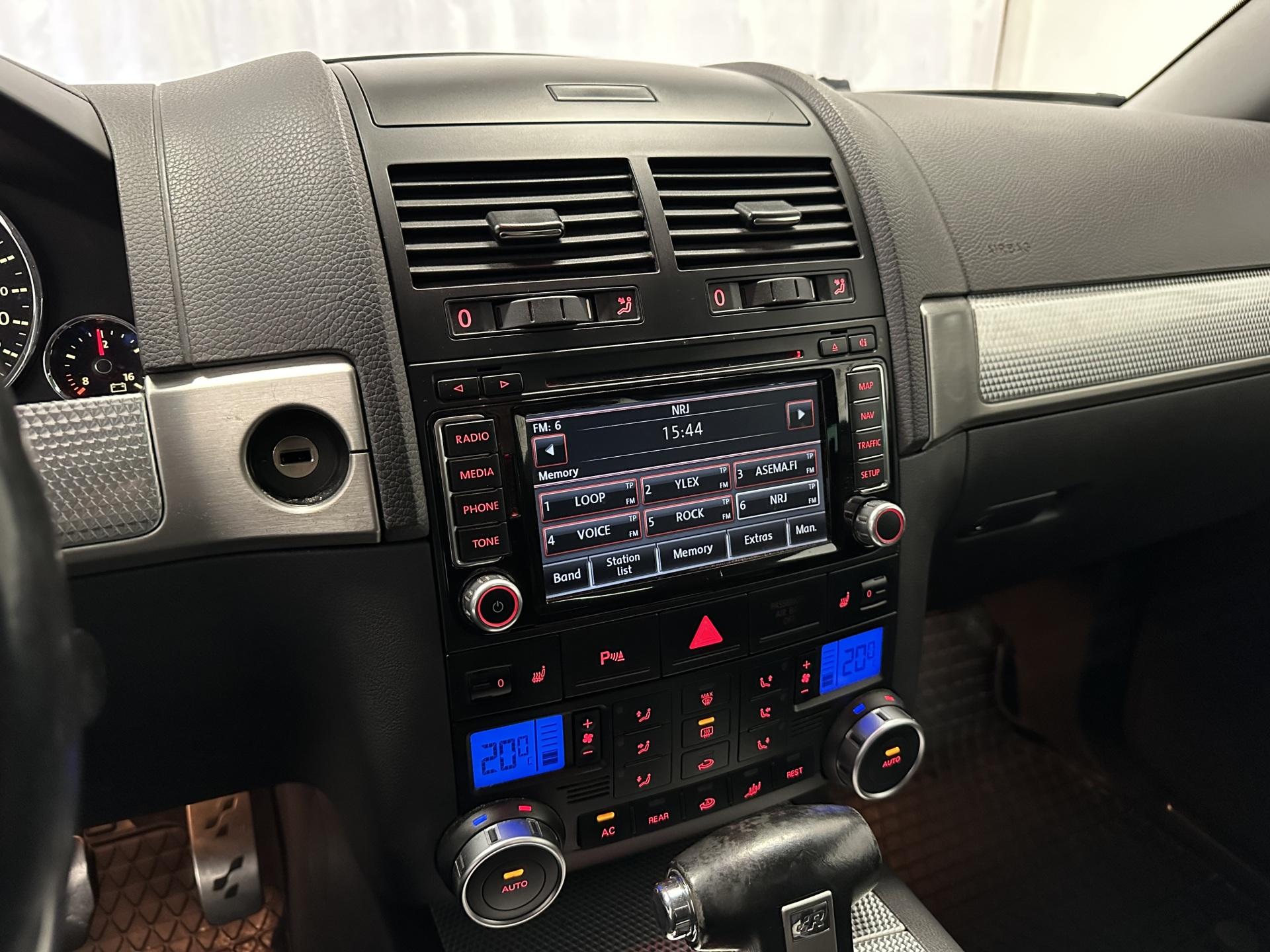 VOLKSWAGEN Touareg 2008