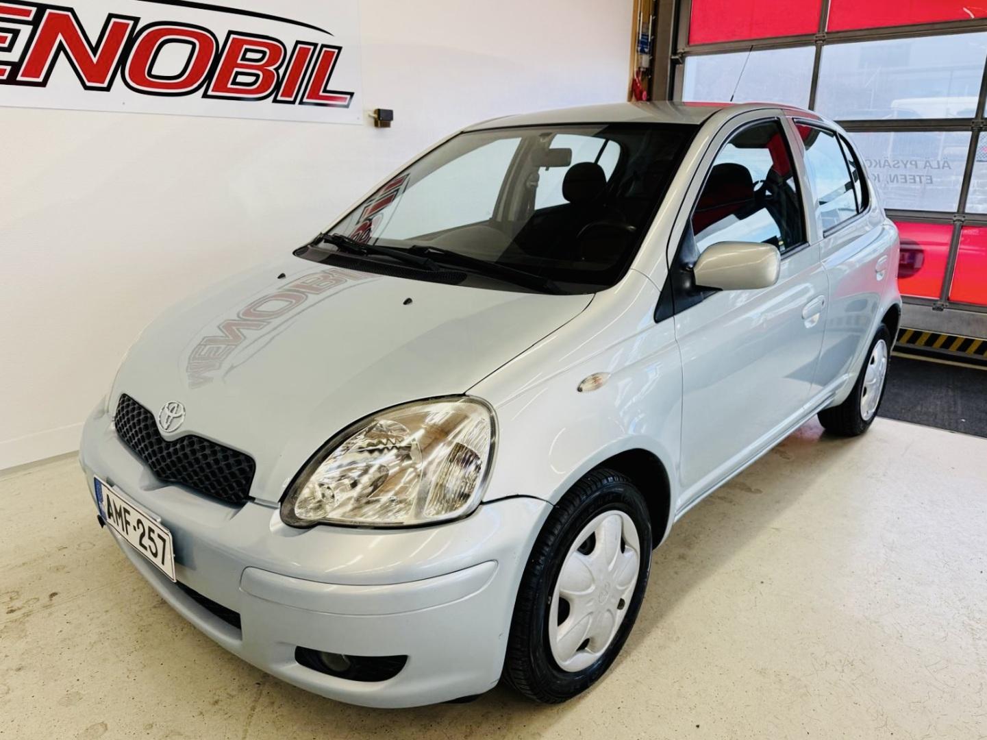 TOYOTA Yaris 2004