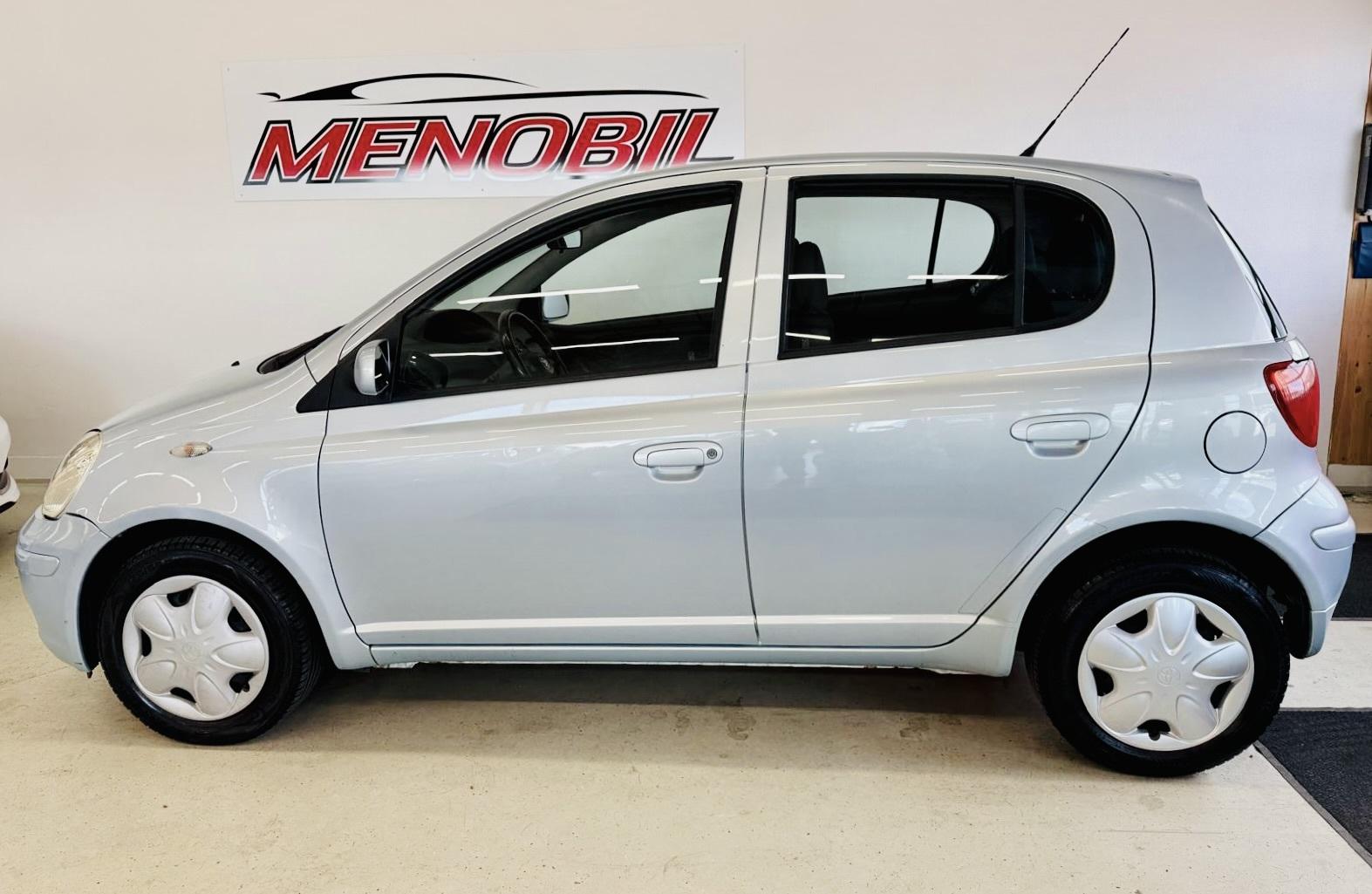 TOYOTA Yaris 2004
