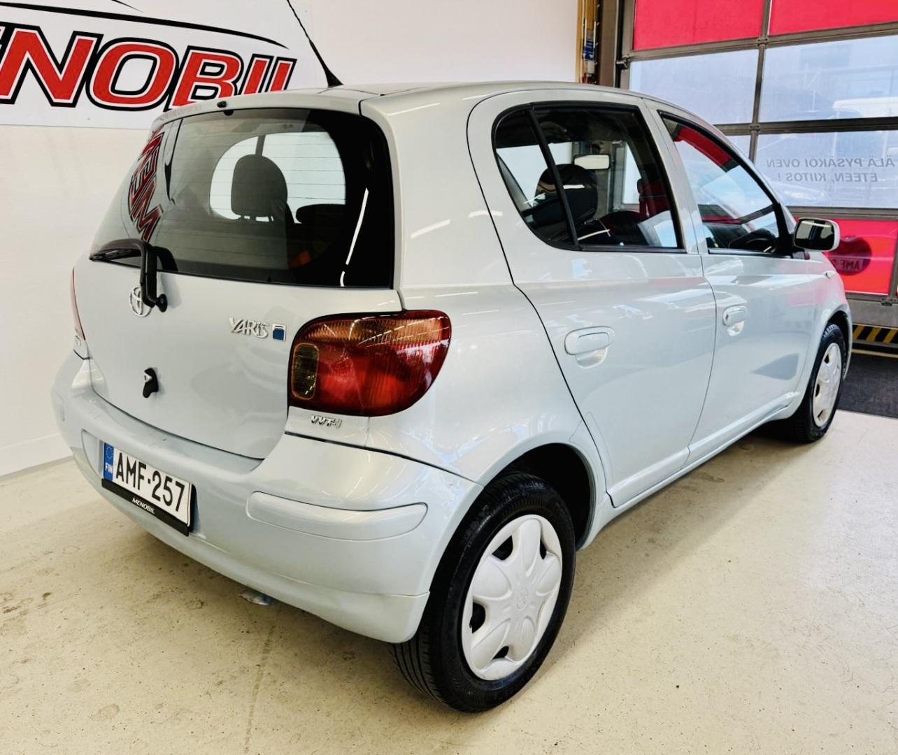 TOYOTA Yaris 2004