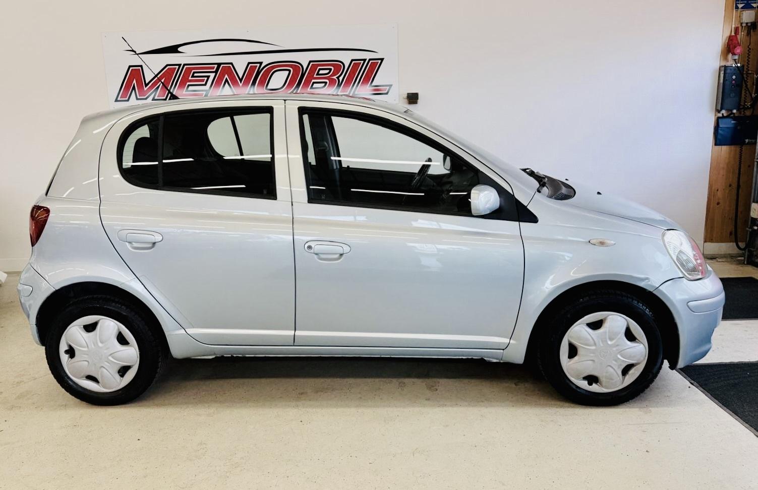 TOYOTA Yaris 2004