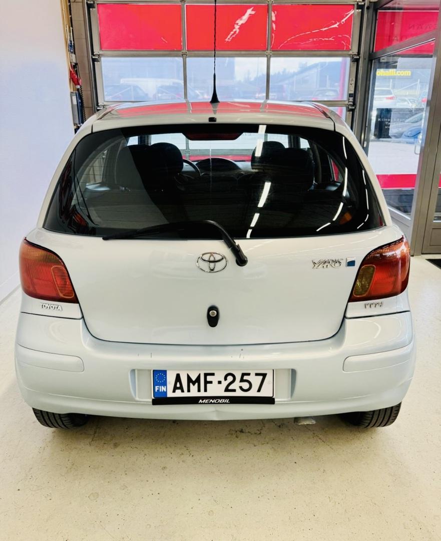 TOYOTA Yaris 2004