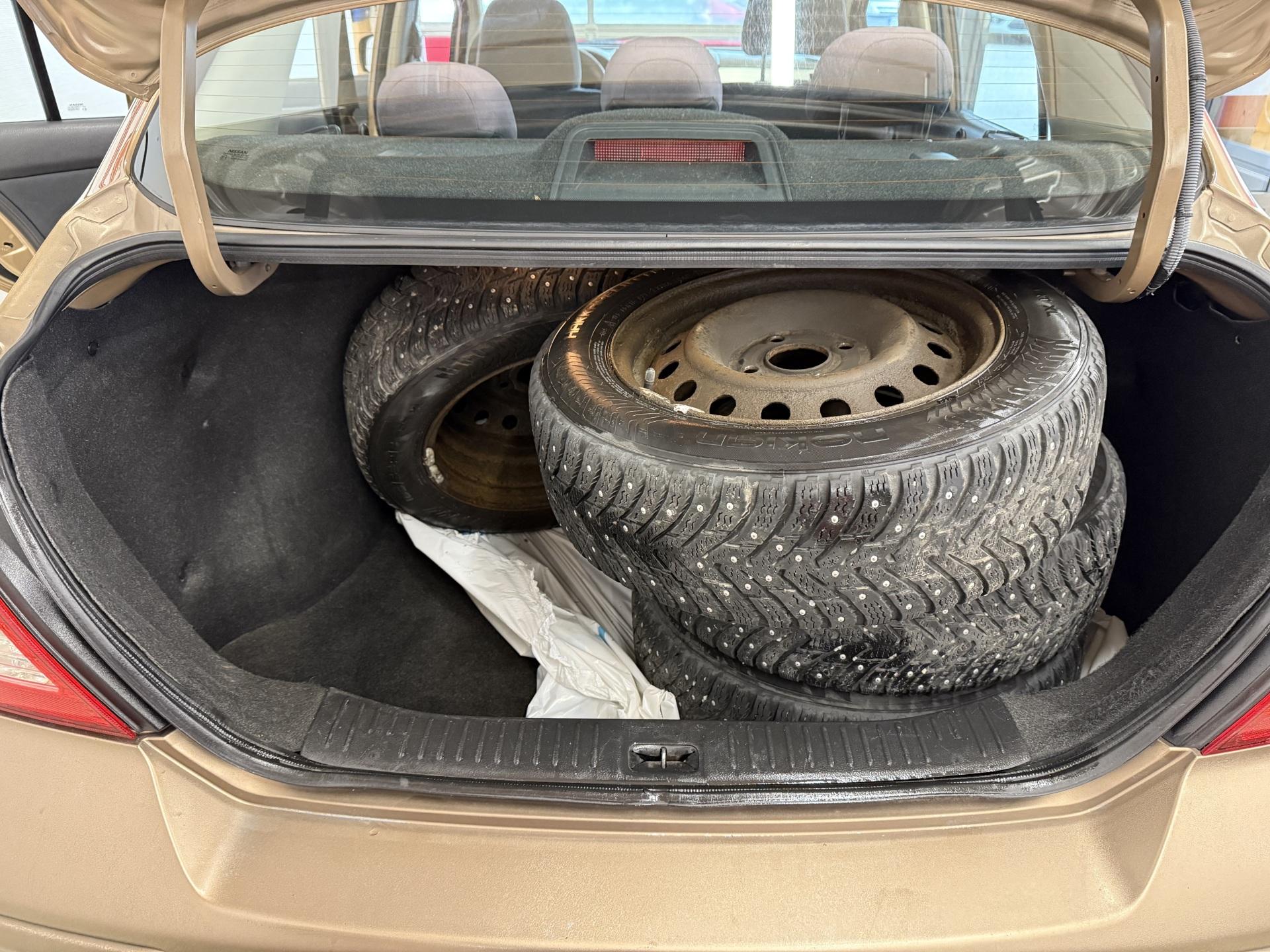 NISSAN Tiida 2008