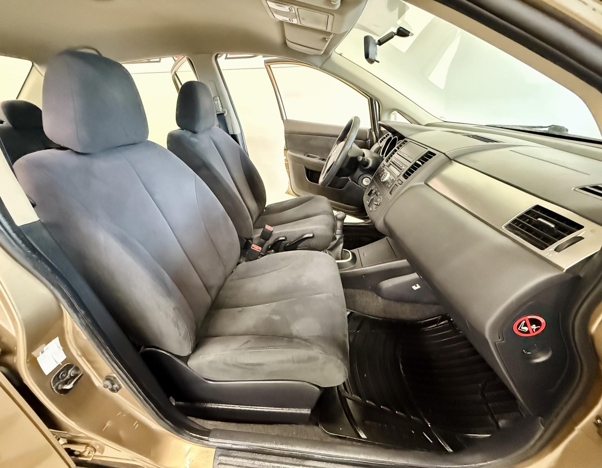 NISSAN Tiida 2008
