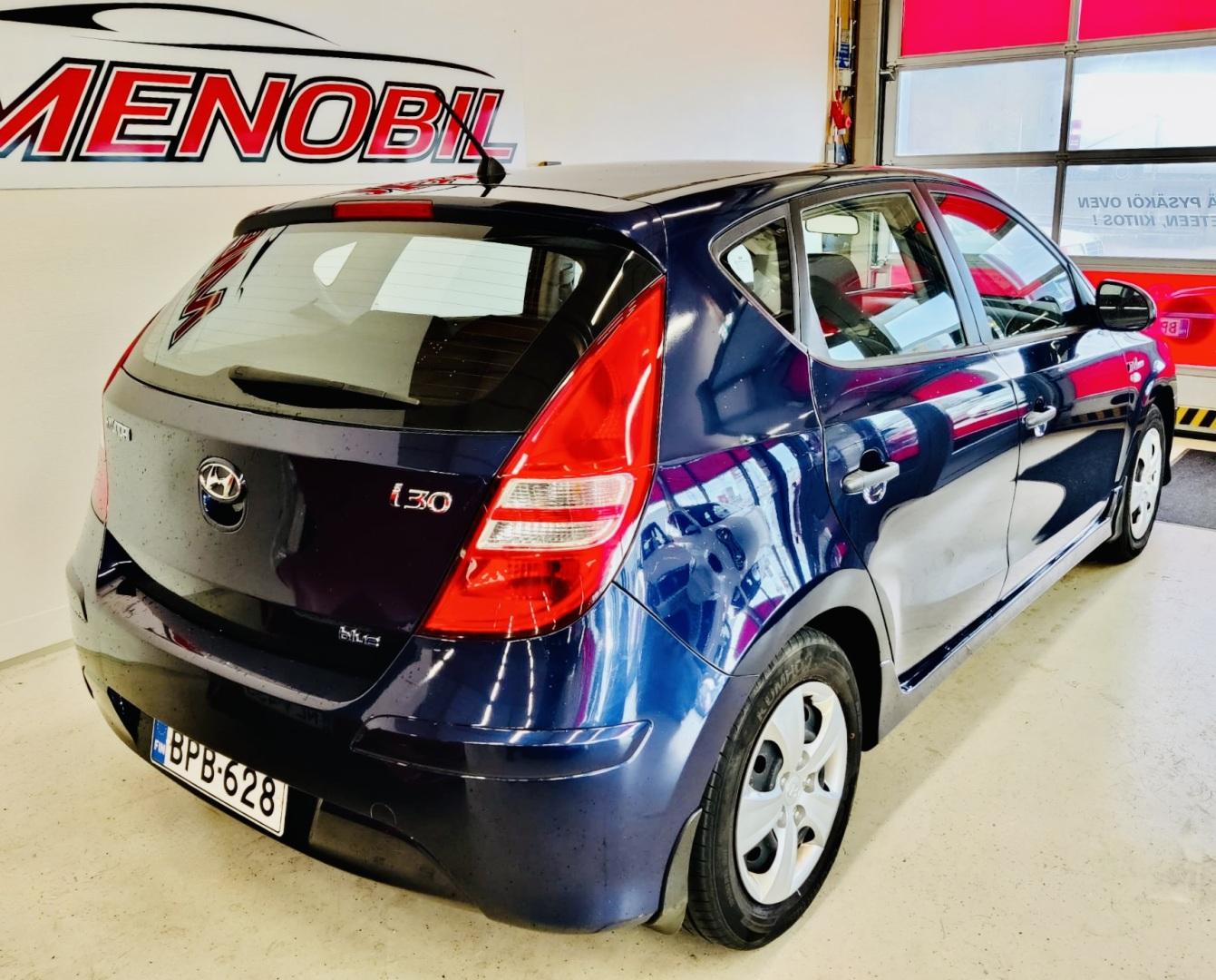 HYUNDAI i30 2012