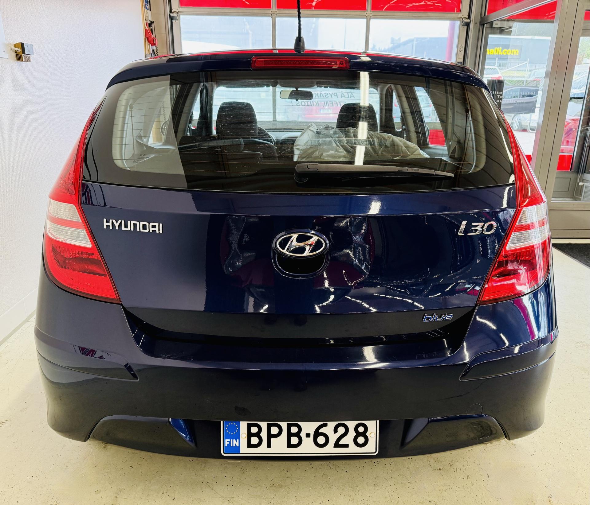 HYUNDAI i30 2012