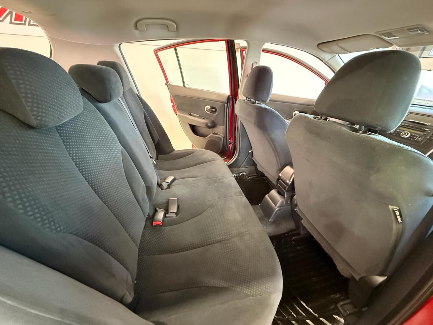 NISSAN Tiida 2010