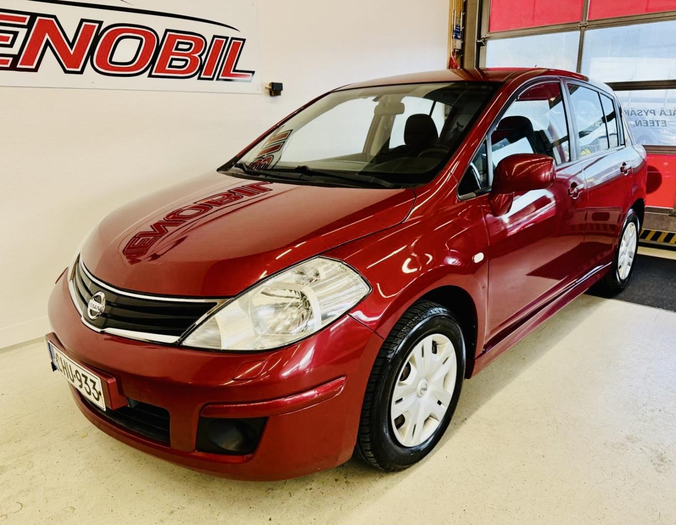 NISSAN Tiida 2010