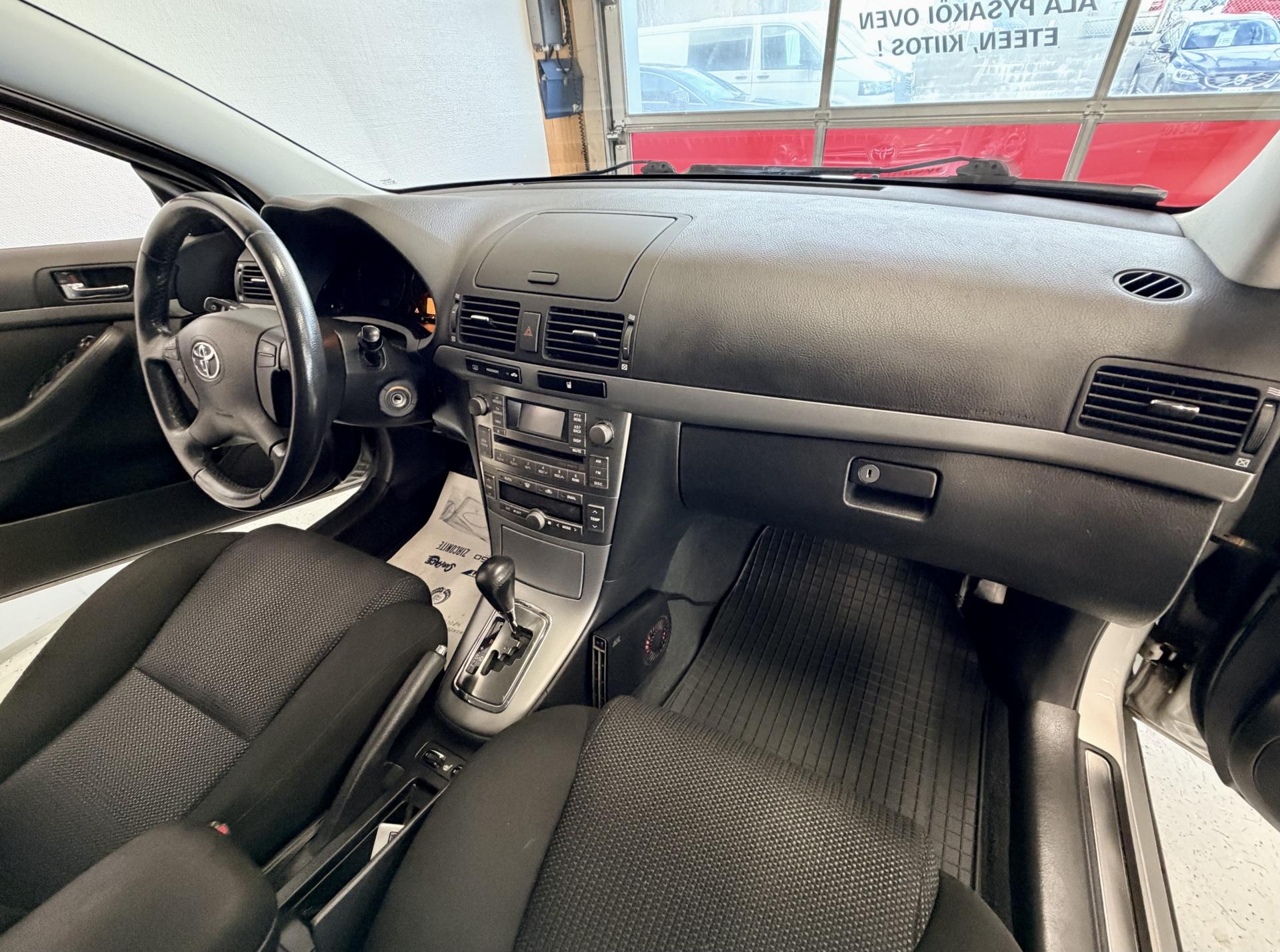 TOYOTA Avensis 2009