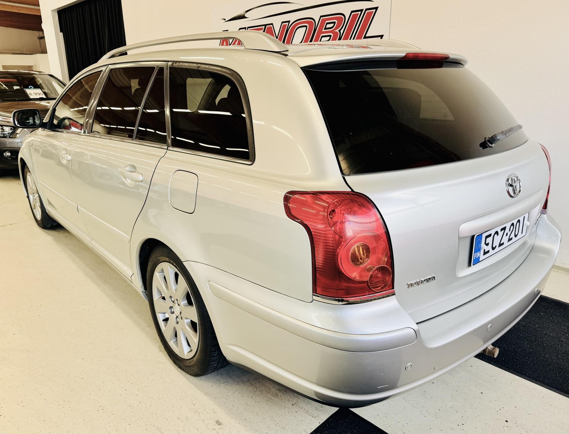 TOYOTA Avensis 2009