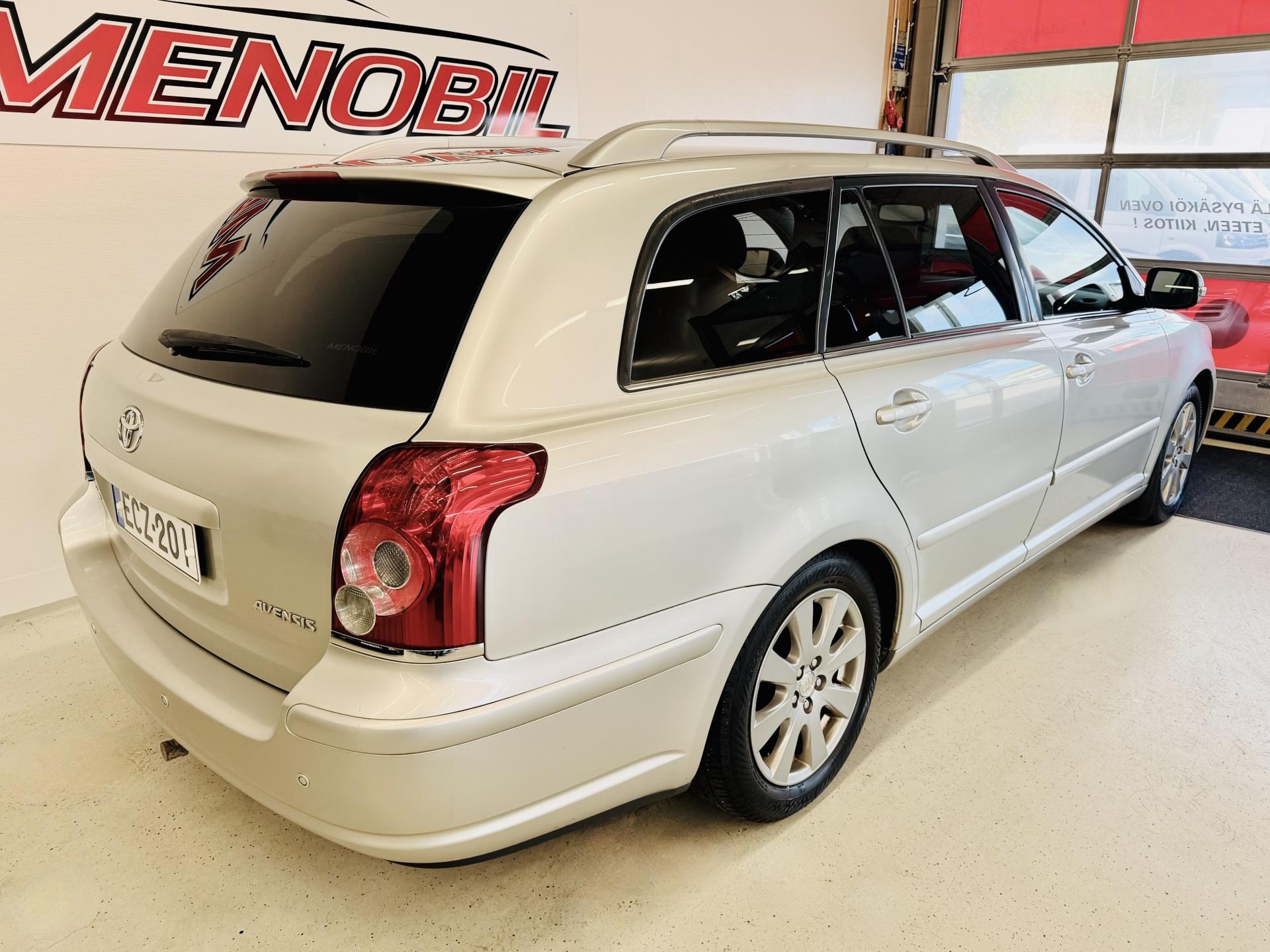 TOYOTA Avensis 2009