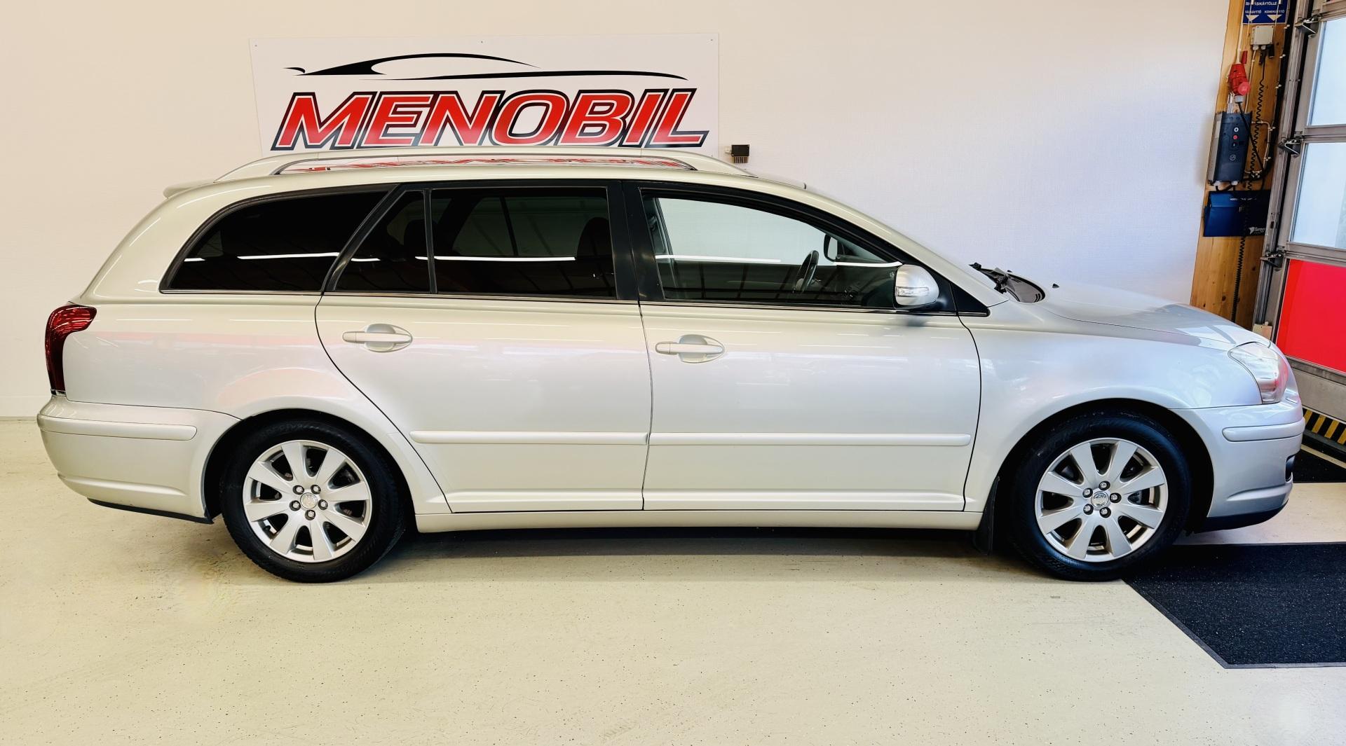 TOYOTA Avensis 2009