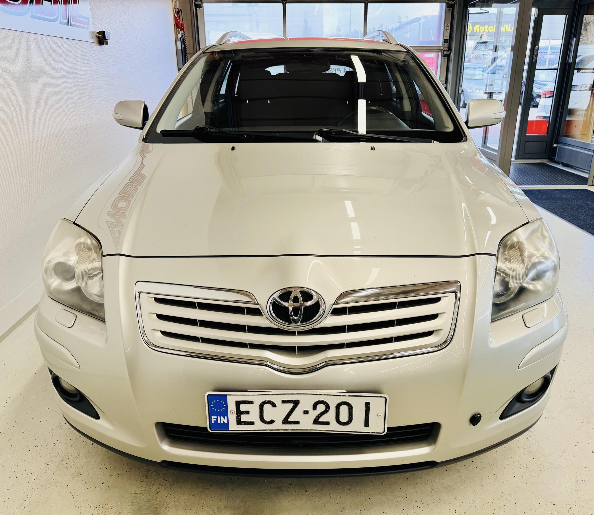 TOYOTA Avensis 2009