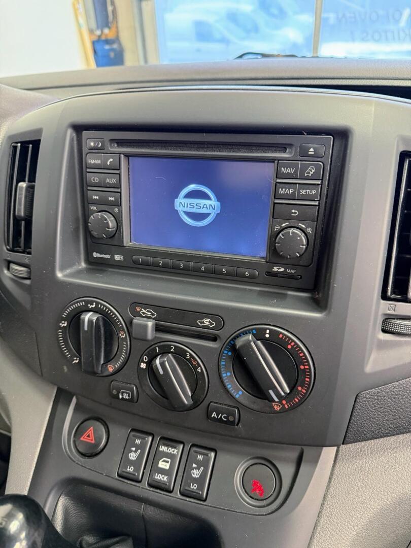NISSAN NV200 2013