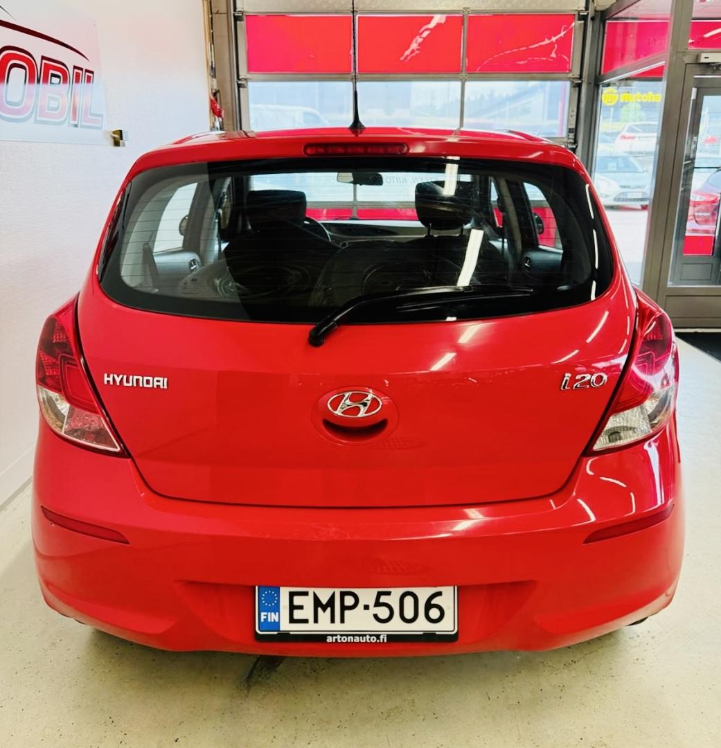 HYUNDAI i20 2013