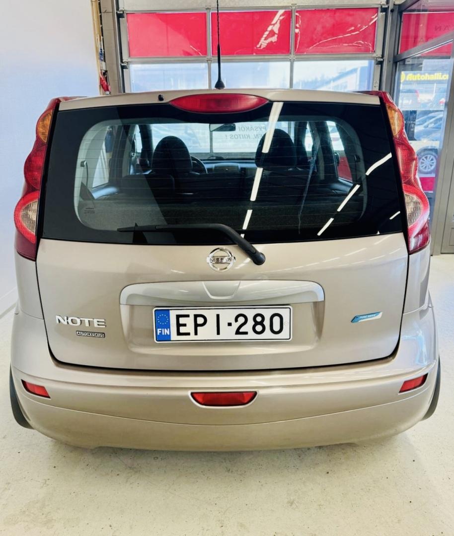 NISSAN Note 2011