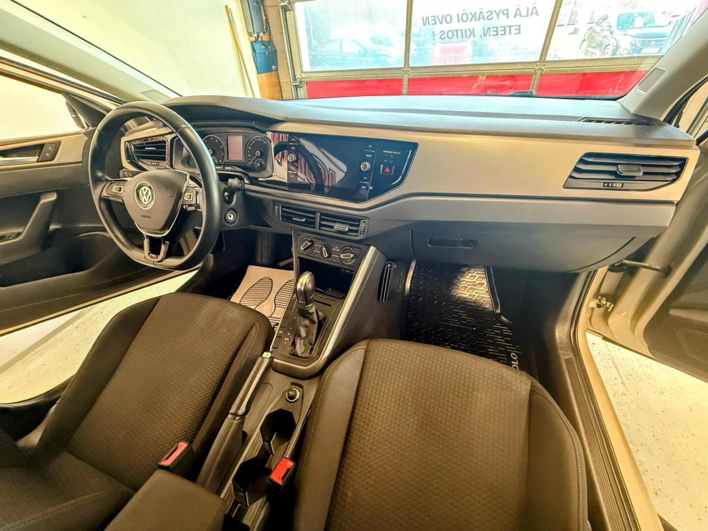 VOLKSWAGEN Polo 2020