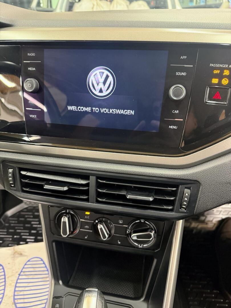 VOLKSWAGEN Polo 2020