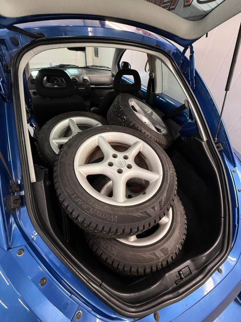 VOLKSWAGEN New Beetle 1999