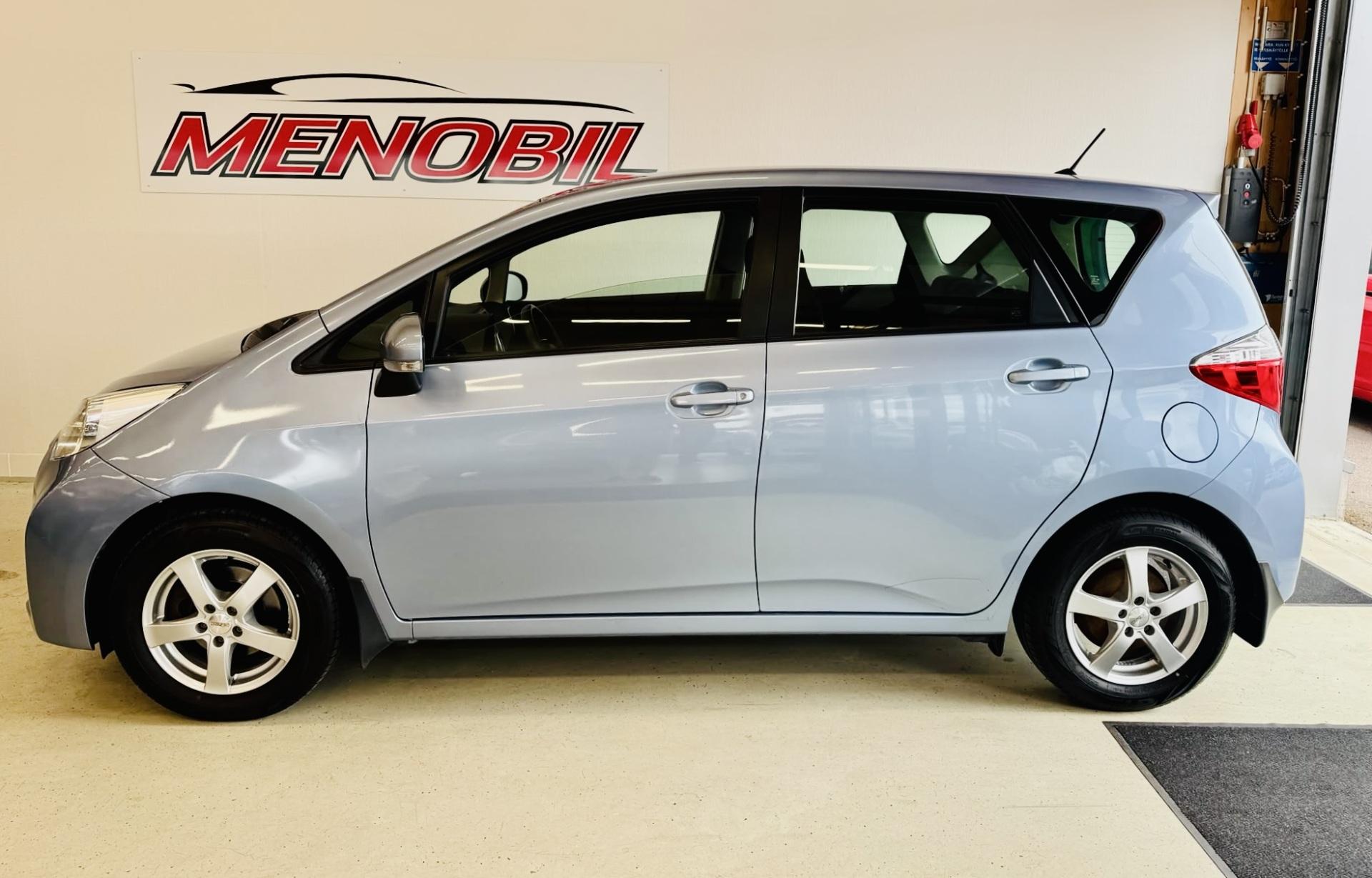TOYOTA Verso-S 2012