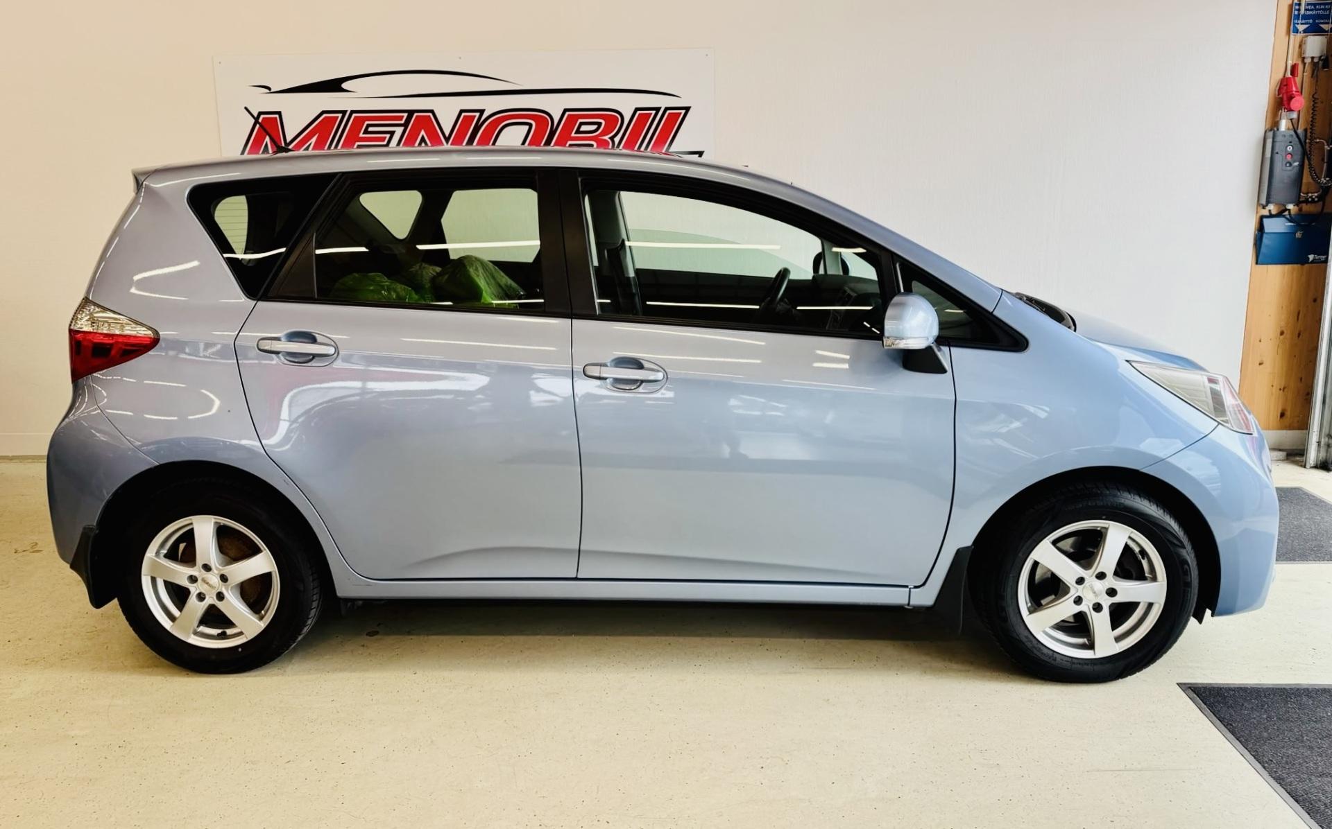 TOYOTA Verso-S 2012