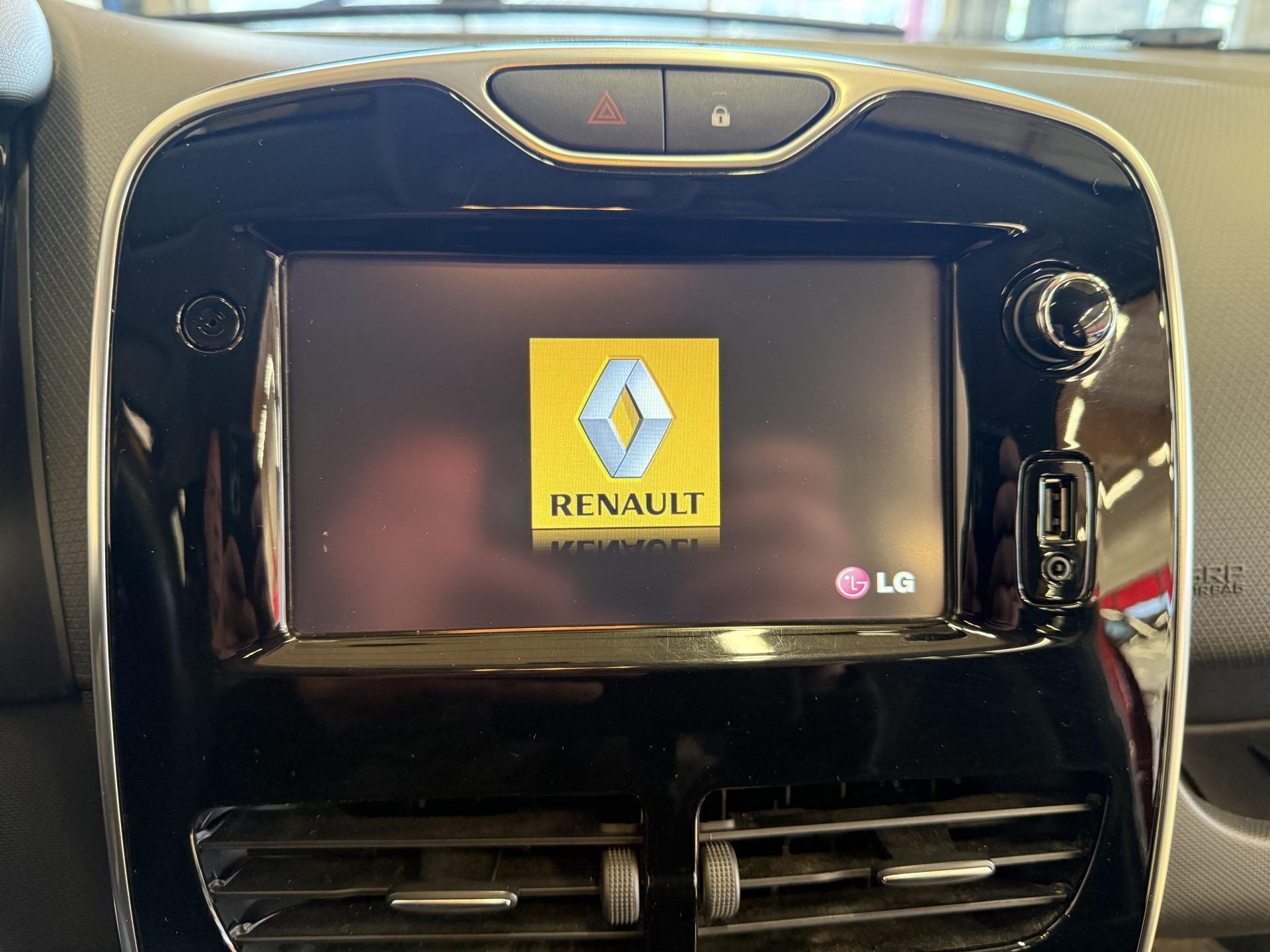 RENAULT Clio 2016