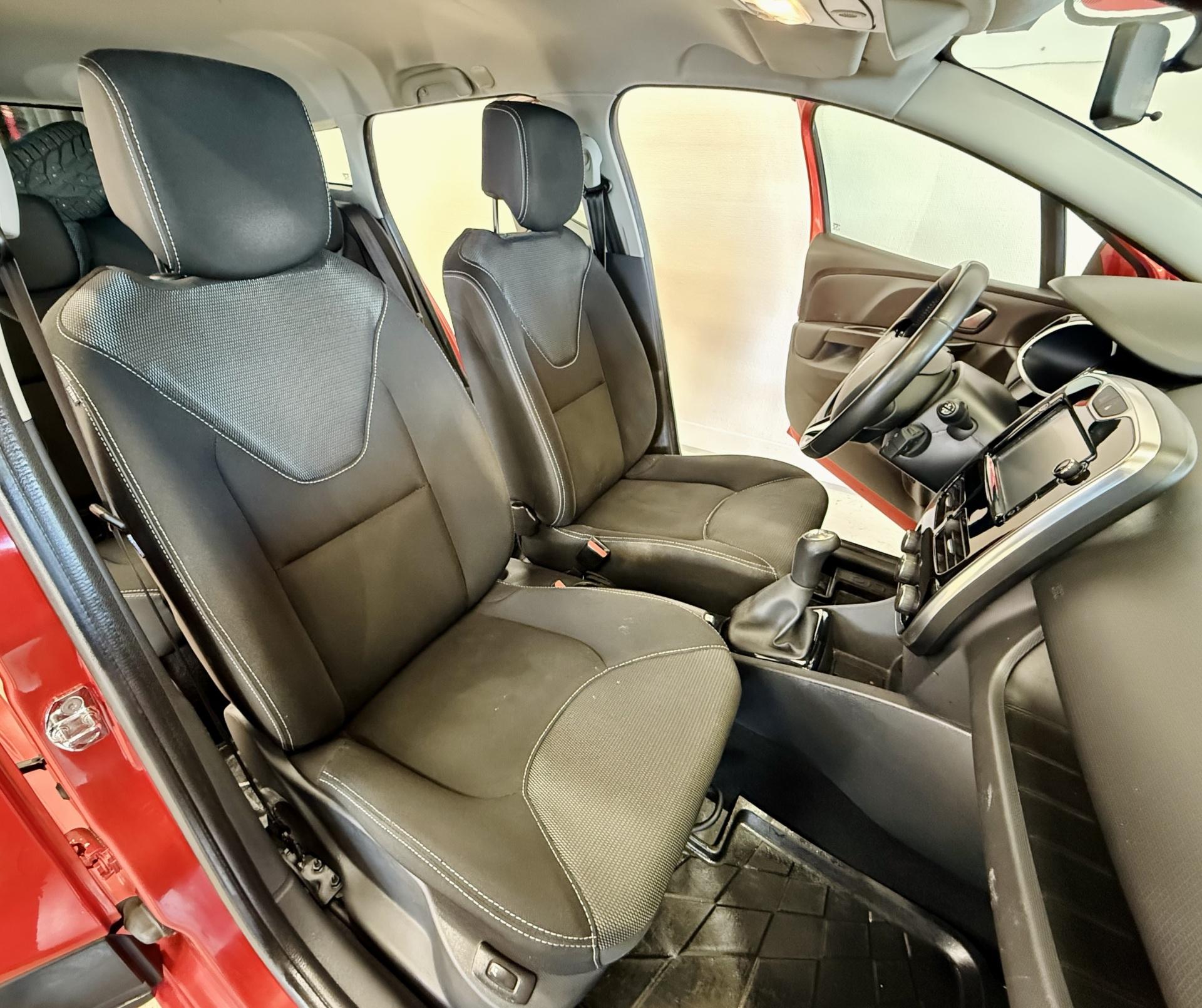 RENAULT Clio 2016