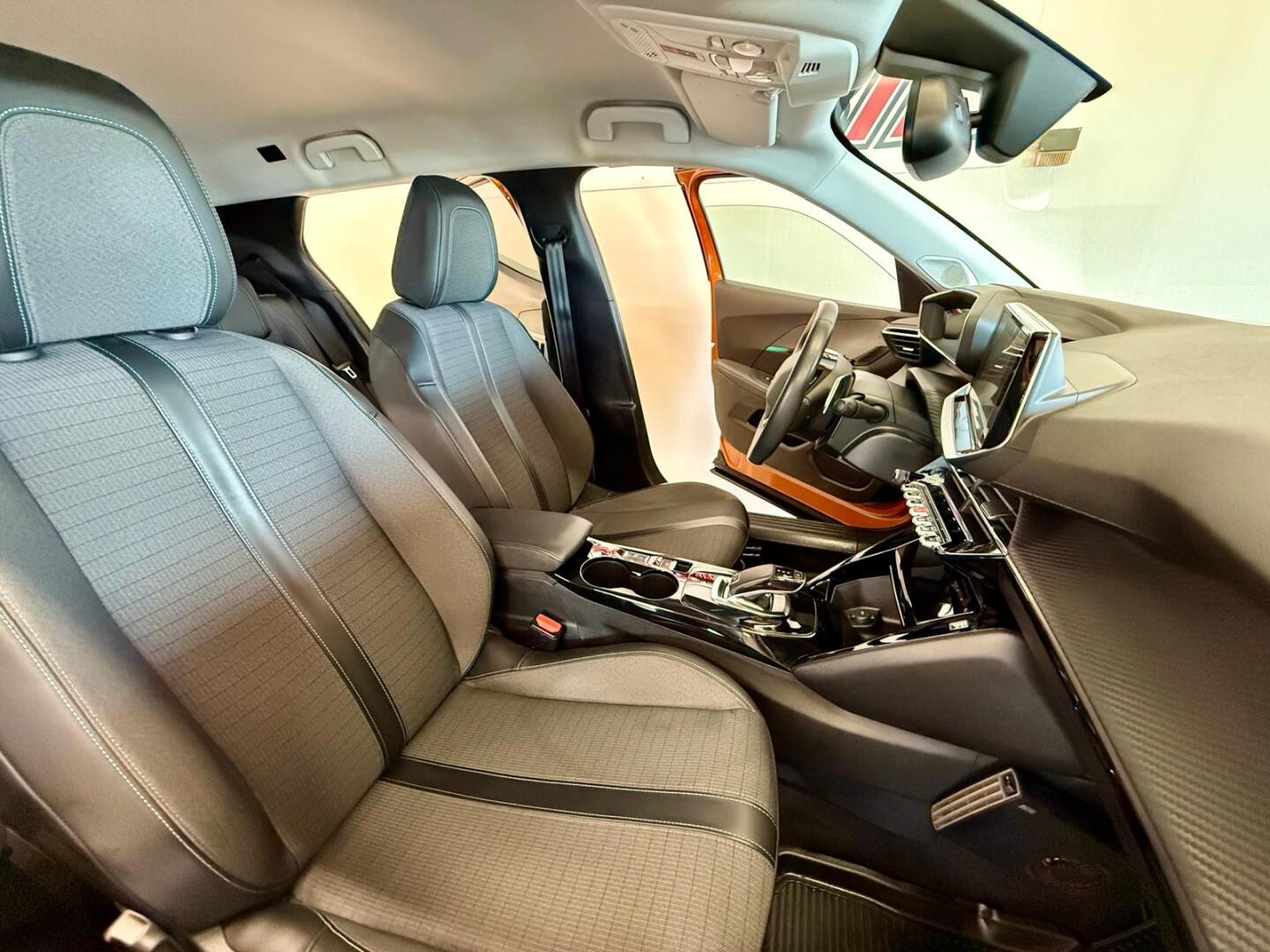 PEUGEOT 2008 2021