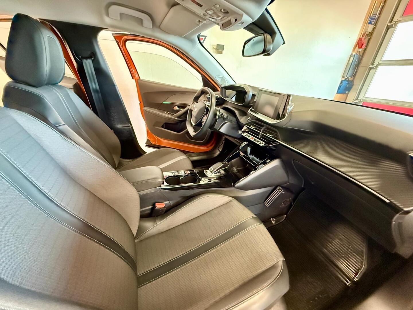 PEUGEOT 2008 2021