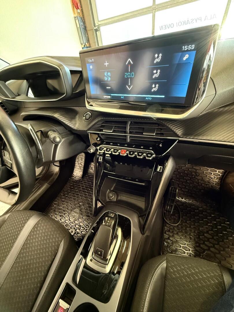 PEUGEOT 2008 2021