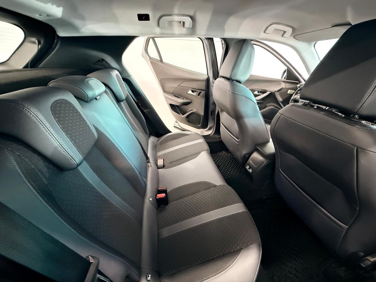 PEUGEOT 2008 2021