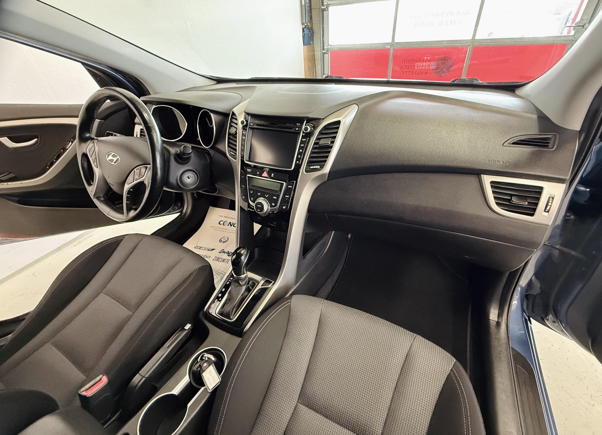 HYUNDAI i30 2016