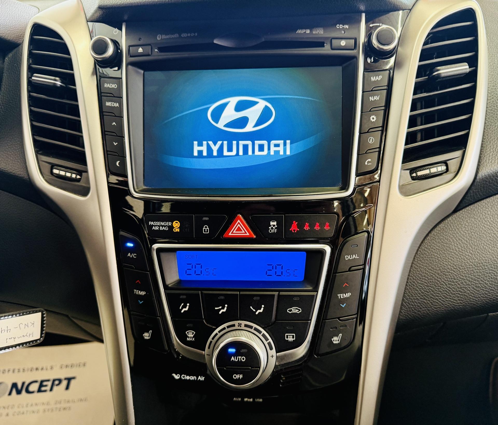 HYUNDAI i30 2016