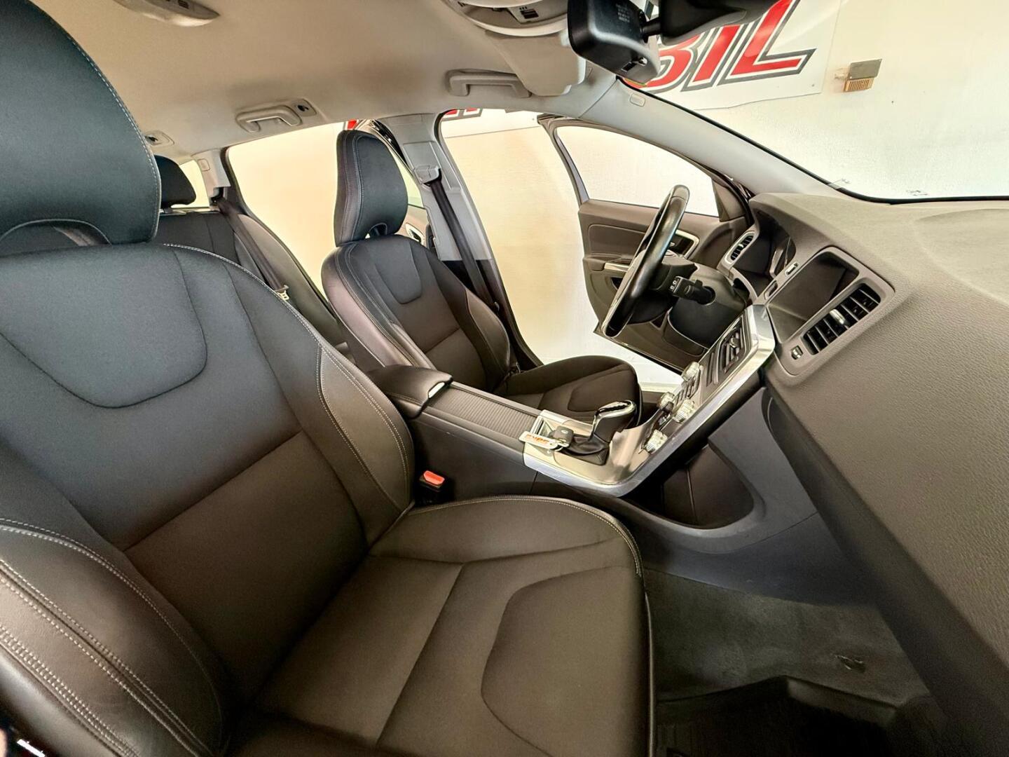 VOLVO V60 Cross Country 2016