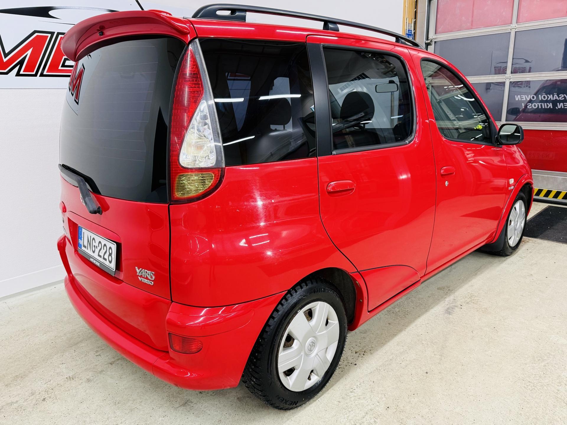 TOYOTA Yaris Verso 2004