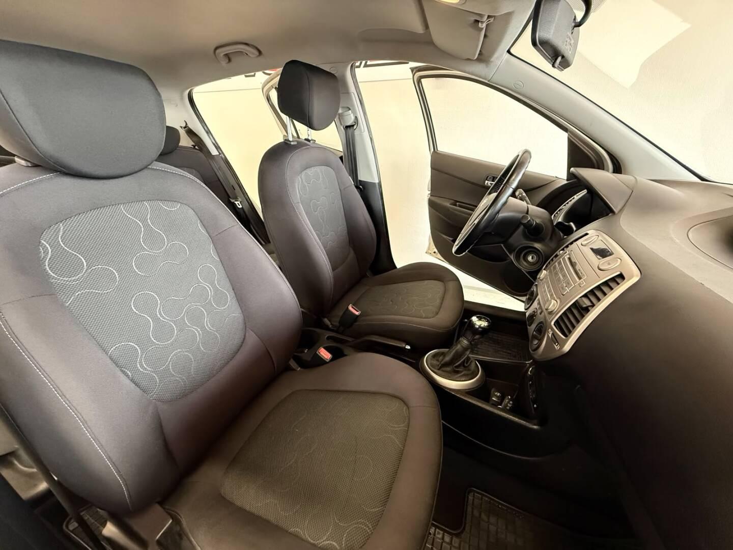 HYUNDAI i20 2010