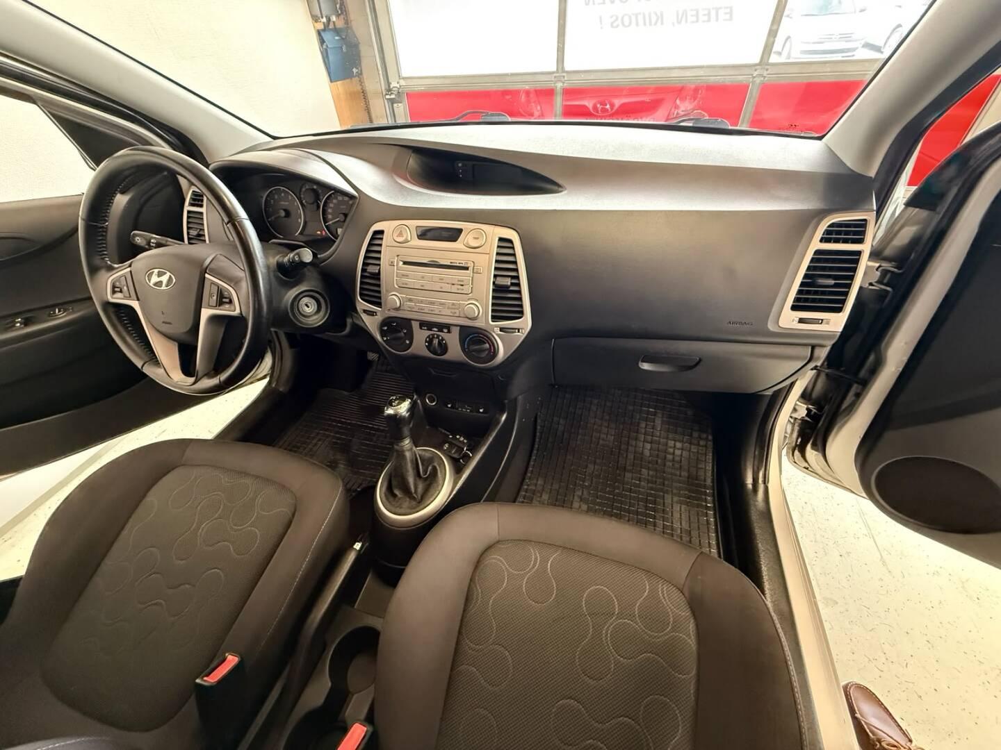 HYUNDAI i20 2010