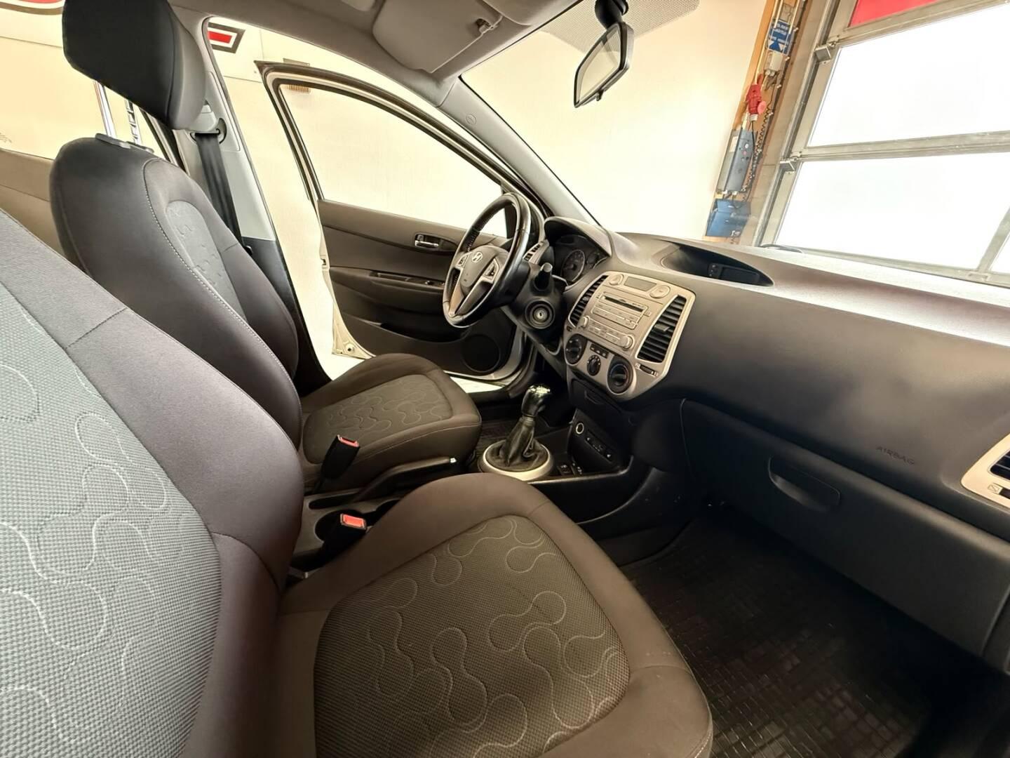 HYUNDAI i20 2010
