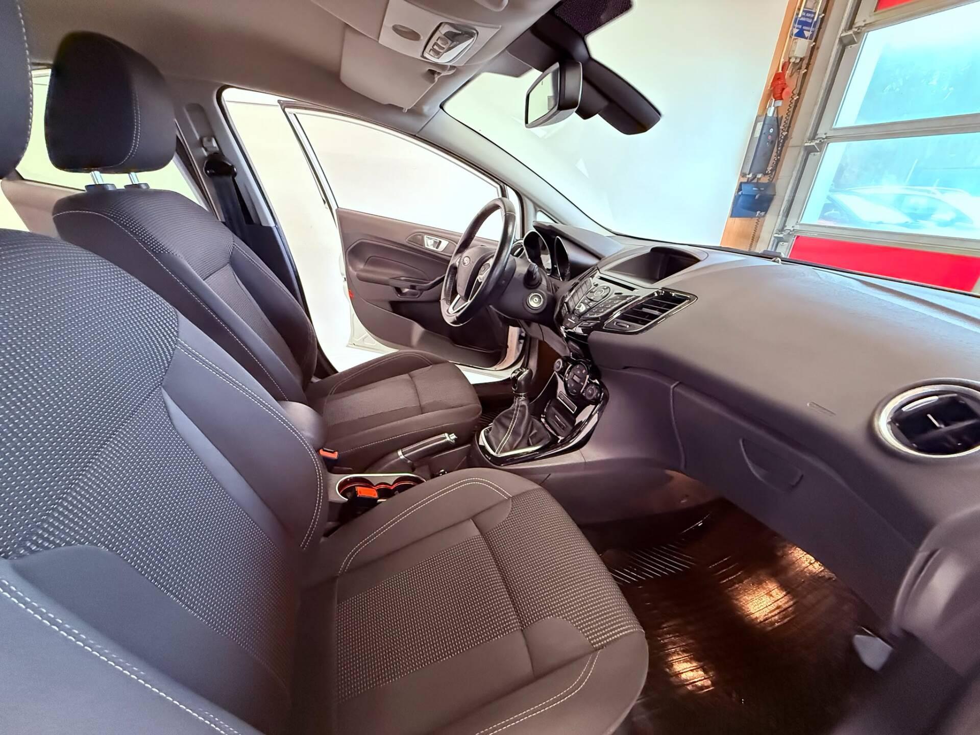 FORD Fiesta 2016