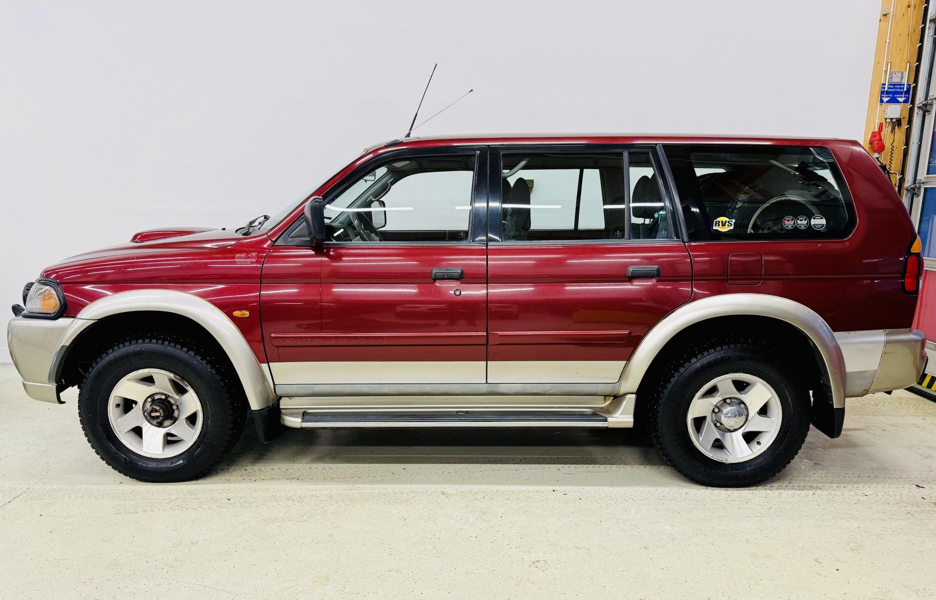 MITSUBISHI Pajero Sport 2000