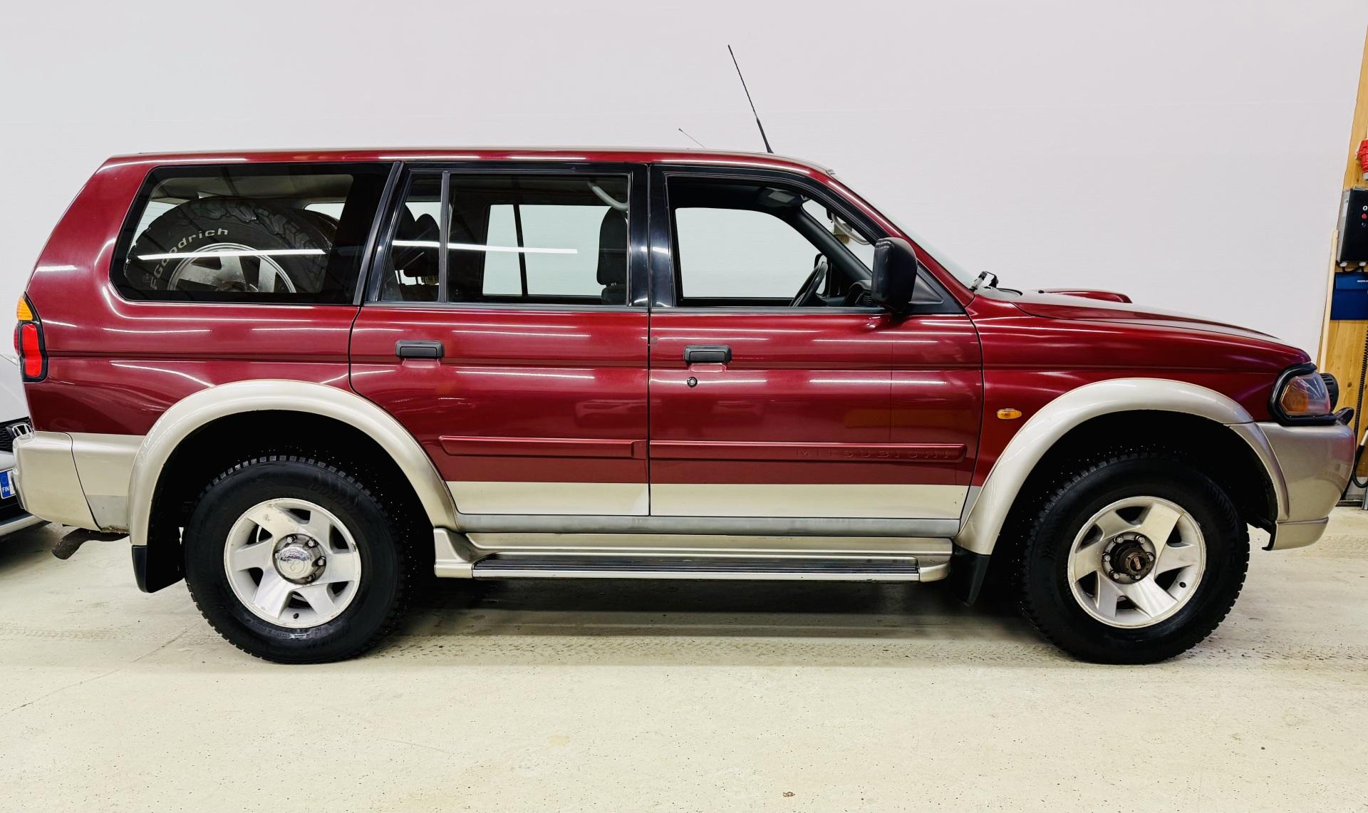 MITSUBISHI Pajero Sport 2000