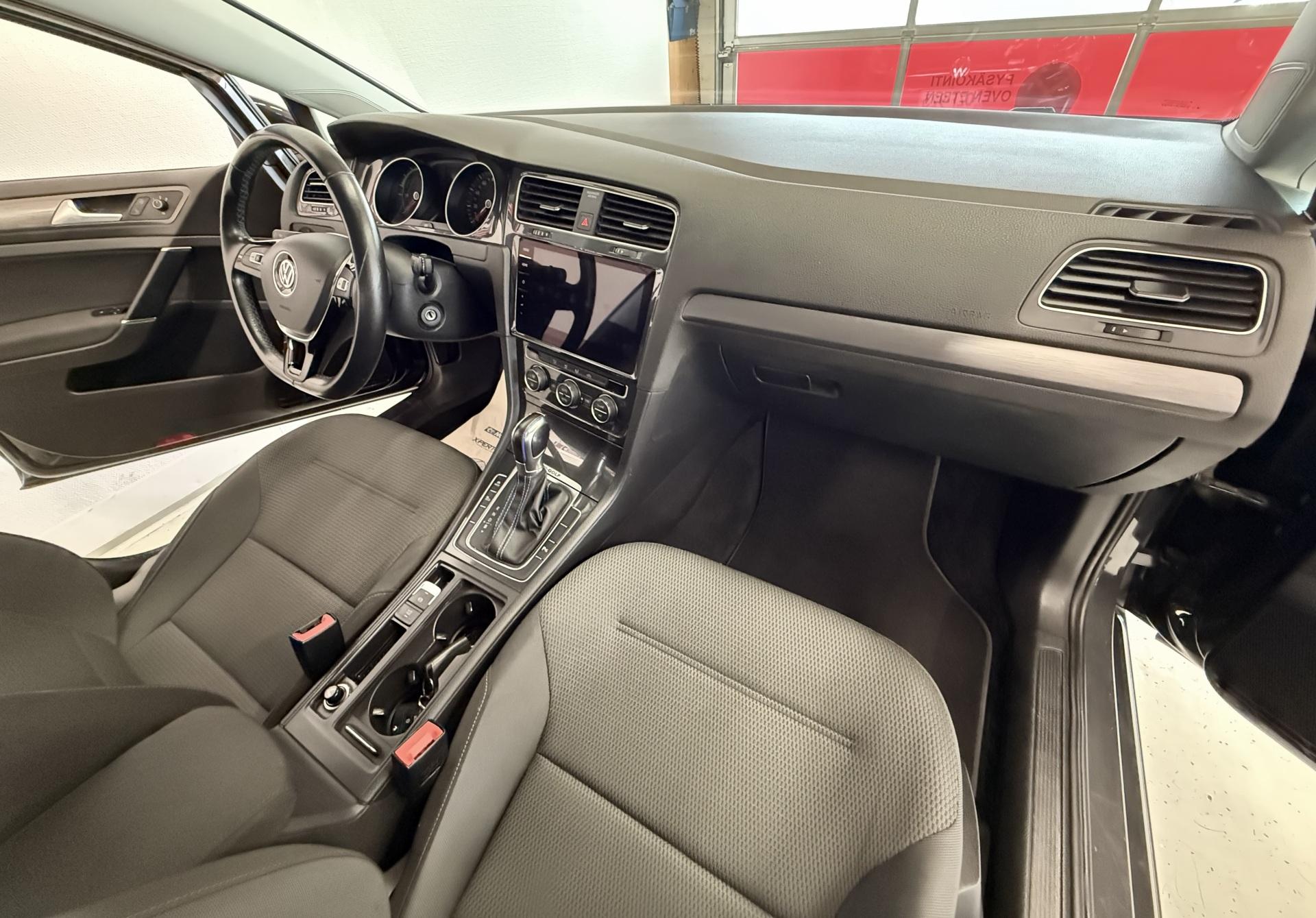 VOLKSWAGEN Golf 2019
