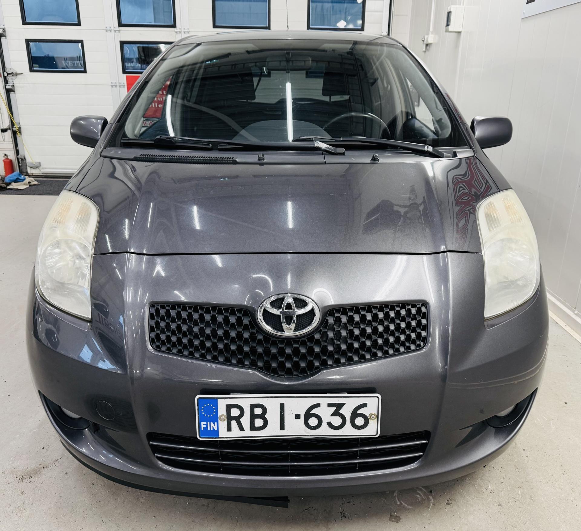 TOYOTA Yaris 2008